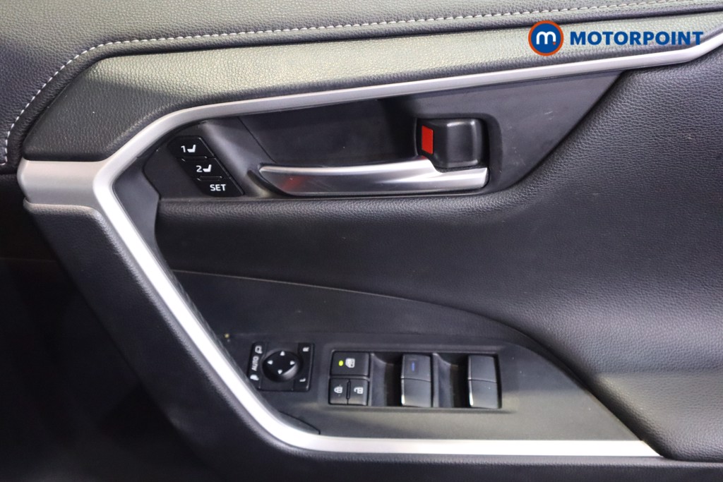 Used Toyota RAV4 2019 for sale - 76961021: Photo 18