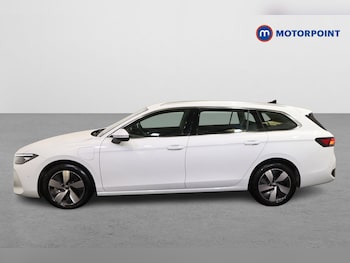 Used Volkswagen Passat 2025 for sale - 77946552: Photo