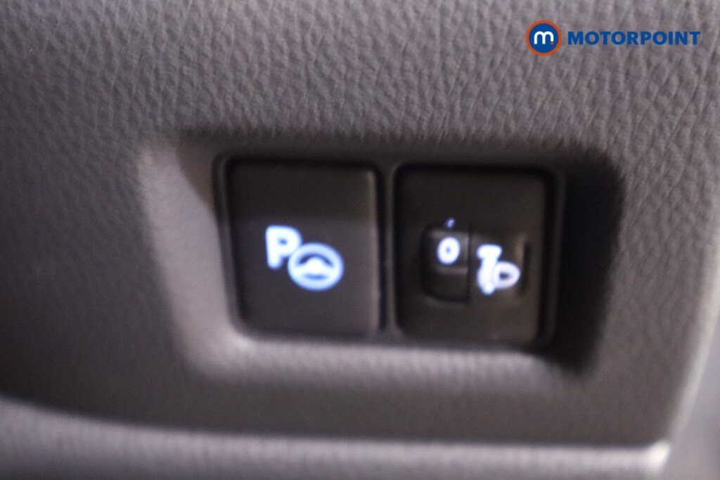 Used Toyota C-HR 2020 for sale - 76739024: Photo 24