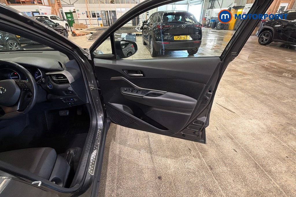 Used Toyota C-HR 2021 for sale - 78144990: Photo 24