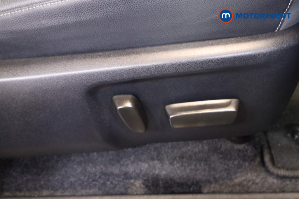 Used Toyota Hilux 2023 for sale - 76355823: Photo 26