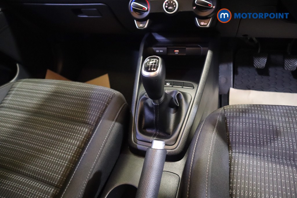 Used Kia Stonic 2023 for sale - 76113045: Photo 14