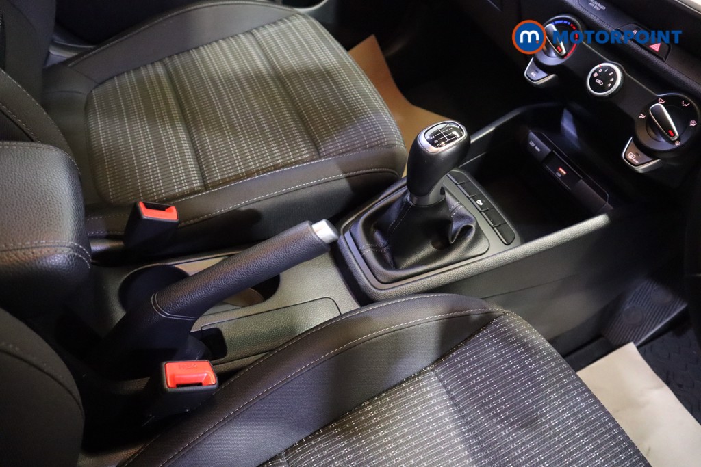 Used Kia Stonic 2023 for sale - 76113045: Photo 15