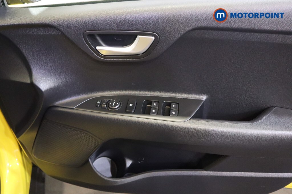 Used Kia Stonic 2023 for sale - 76113045: Photo 16