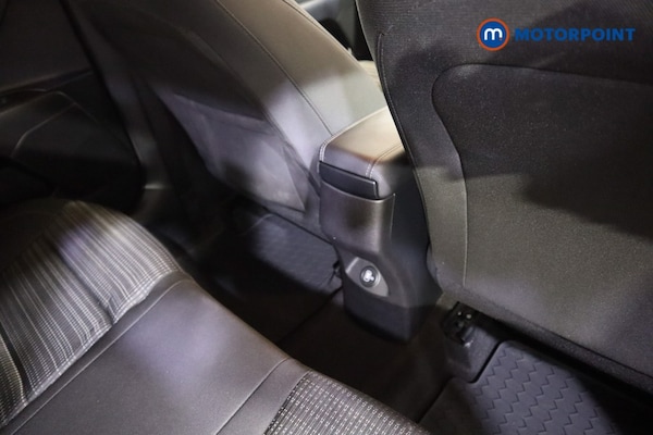 Used Kia Stonic 2023 for sale - 76113045: Photo 25