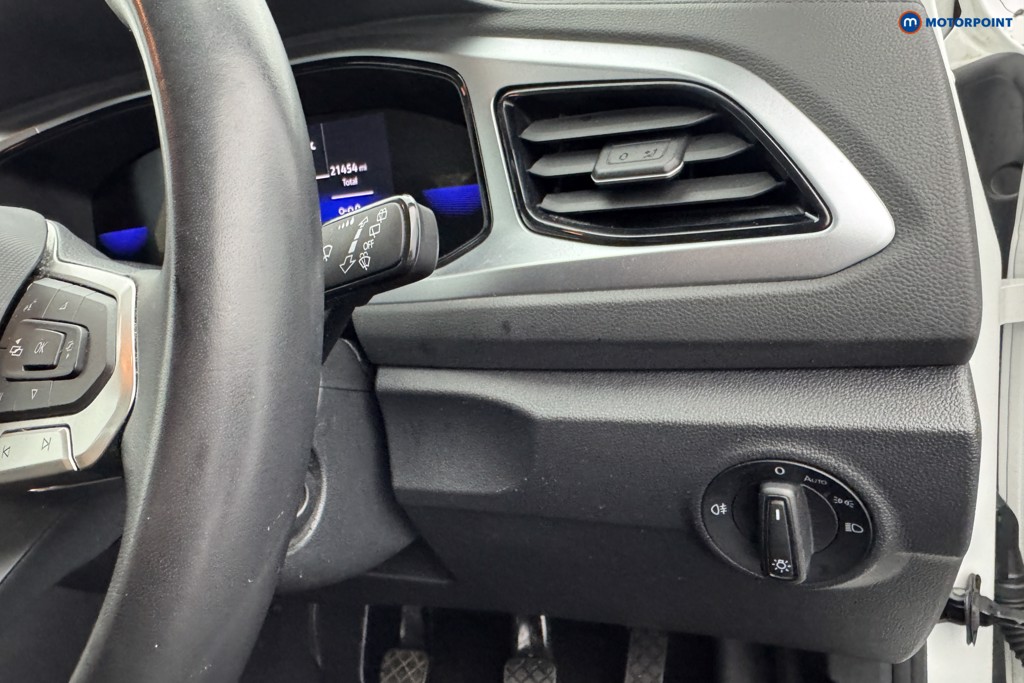 Used Volkswagen T-Roc 2022 for sale - 76862625: Photo 29