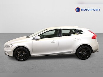 Used Volvo V40 2019 for sale - 75935627: Photo