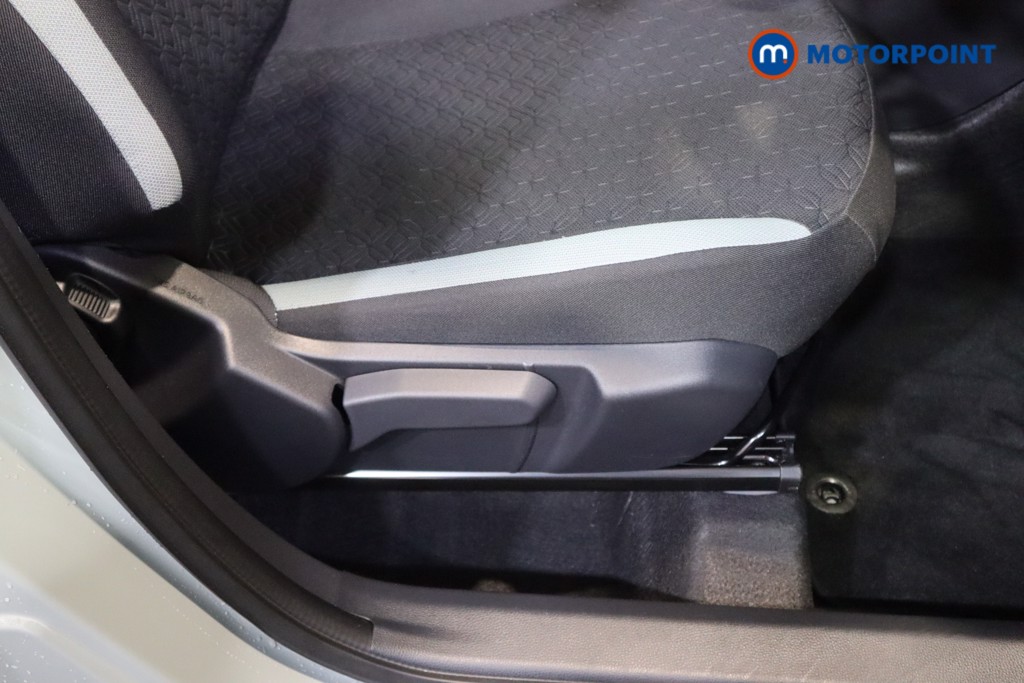 Used Toyota Aygo X 2024 for sale - 76303437: Photo 24