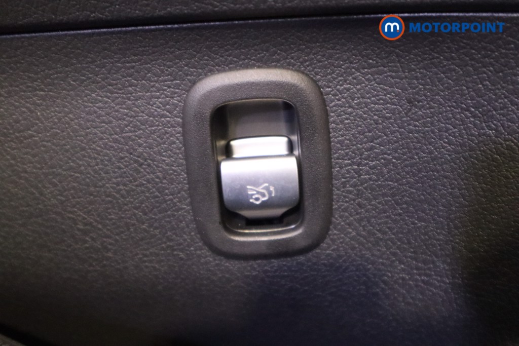 Used Mercedes-Benz C Class 2025 for sale - 77791625: Photo 24