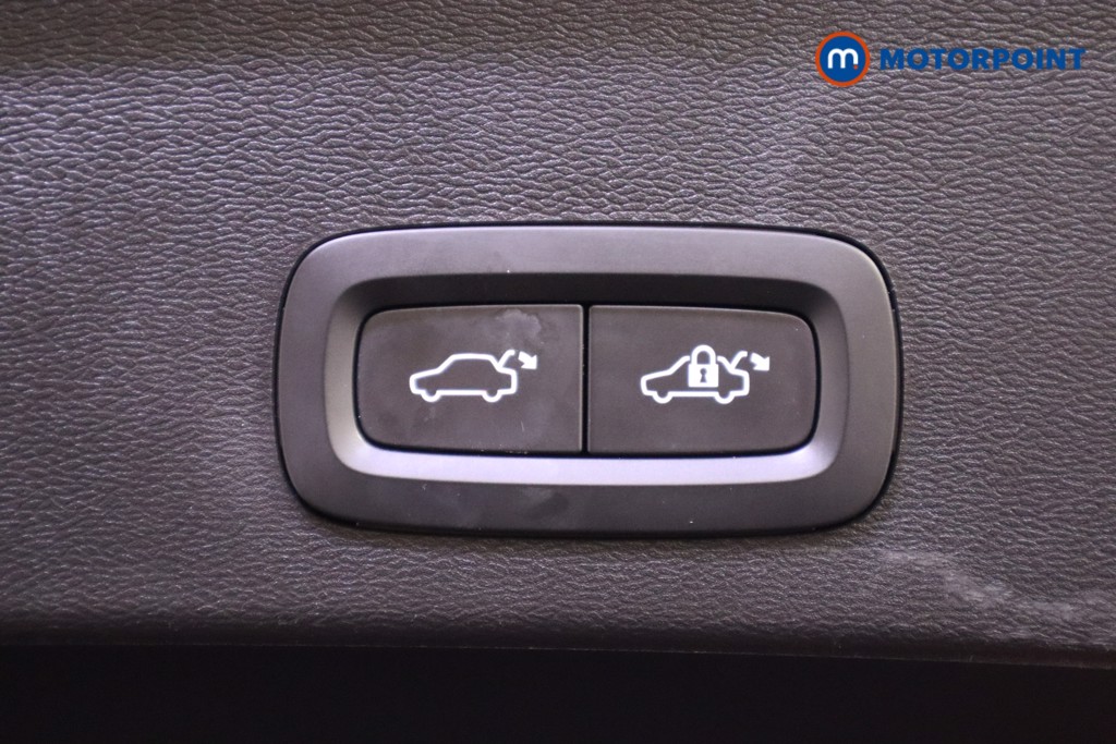 Used Volvo XC40 2023 for sale - 76835871: Photo 31