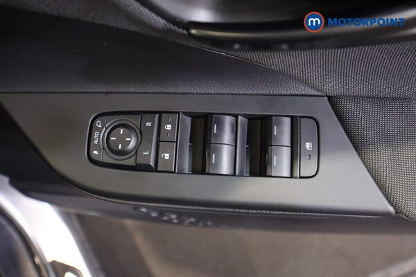 Used Toyota C-HR 2024 for sale - 75960339: Photo 20