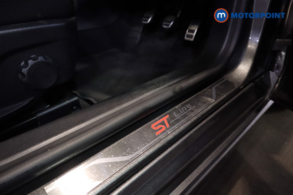 Used Ford Focus 2020 for sale - 76933936: Photo 15