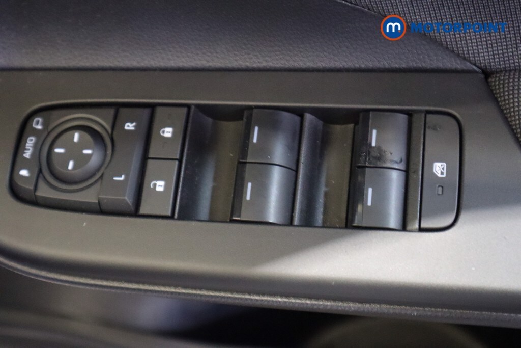 Used Toyota C-HR 2025 for sale - 77743840: Photo 23