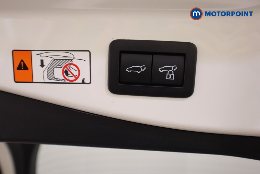 Used Toyota C-HR 2025 for sale - 77743840: Photo 41