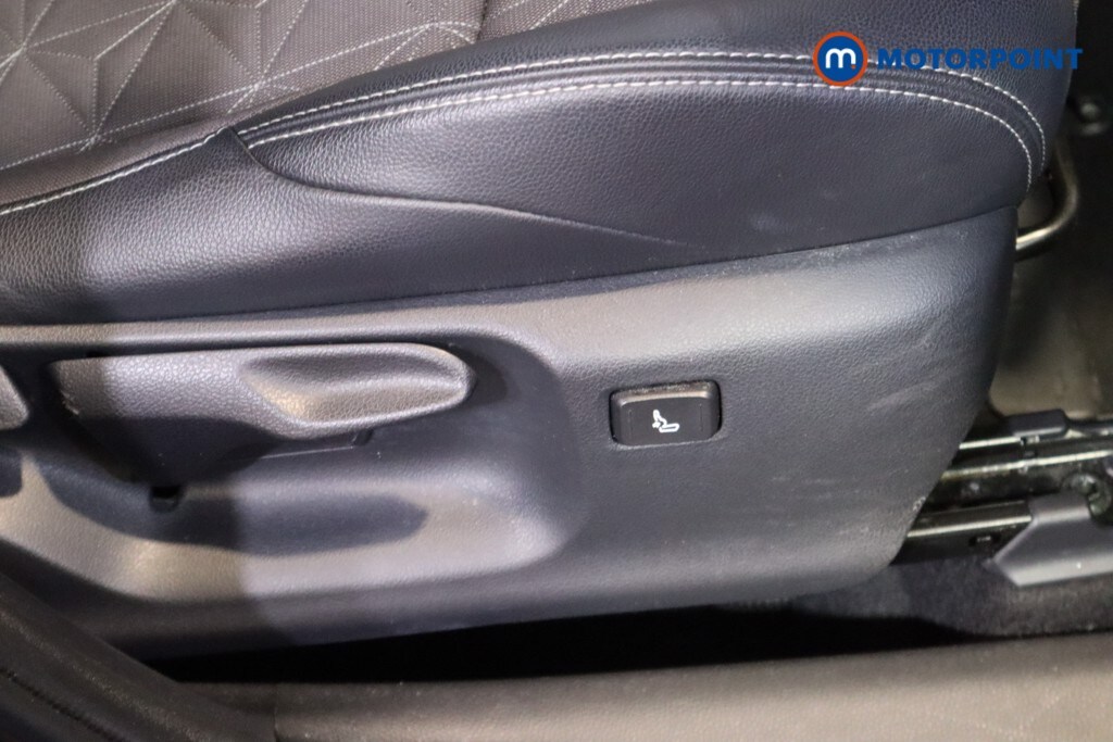 Used Toyota Yaris Cross 2021 for sale - 76428746: Photo 24