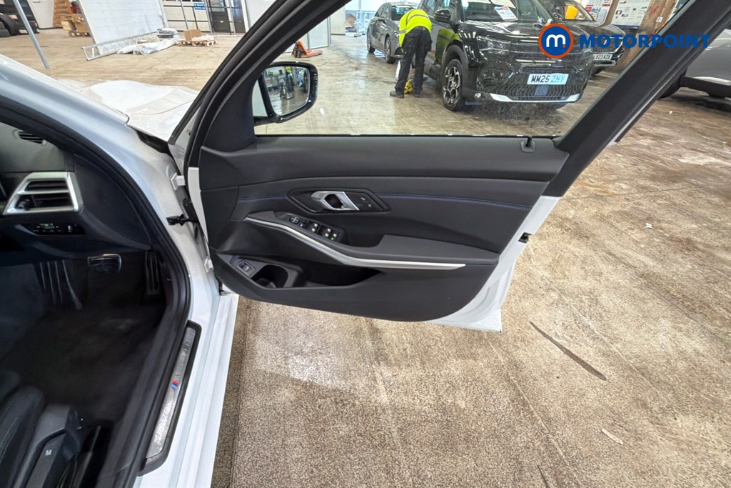 Used BMW 3 Series 2025 for sale - 78199477: Photo 26