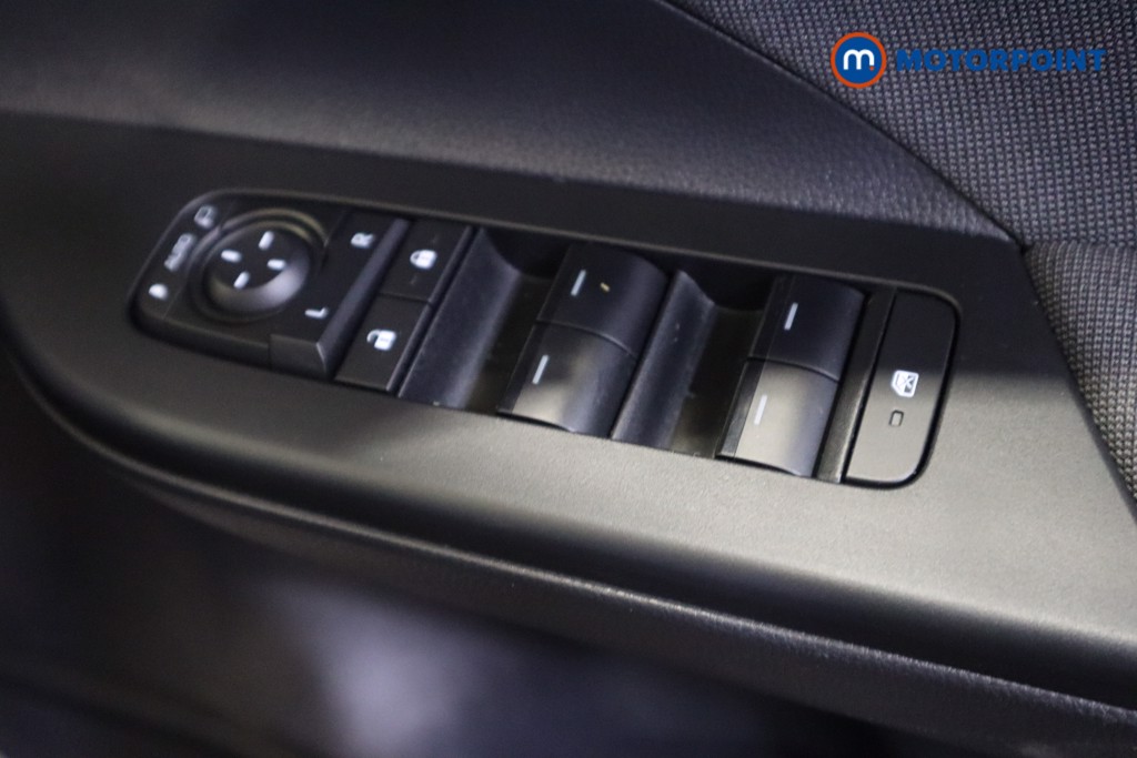 Used Toyota C-HR 2024 for sale - 76279039: Photo 19