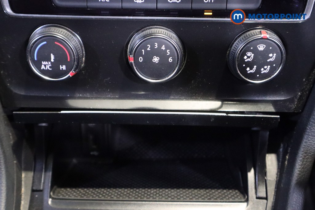 Used Volkswagen Golf 2017 for sale - 77327050: Photo 28