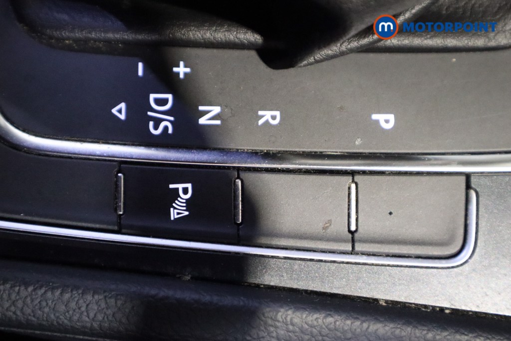 Used Volkswagen Golf 2017 for sale - 77327050: Photo 30