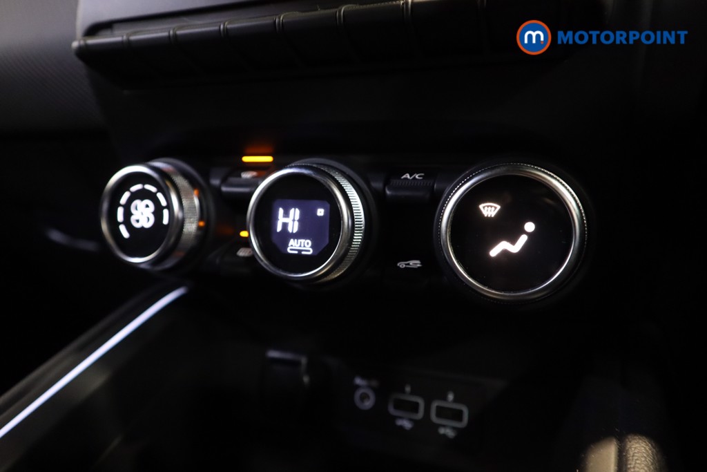 Used Renault Clio 2021 for sale - 76969295: Photo 27