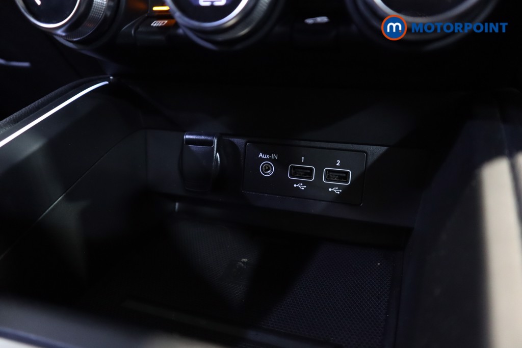 Used Renault Clio 2021 for sale - 76969295: Photo 28