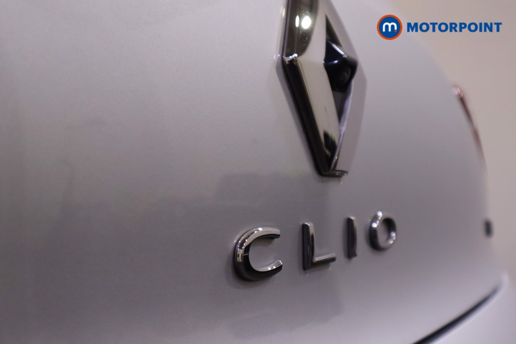 Used Renault Clio 2021 for sale - 76969295: Photo 47
