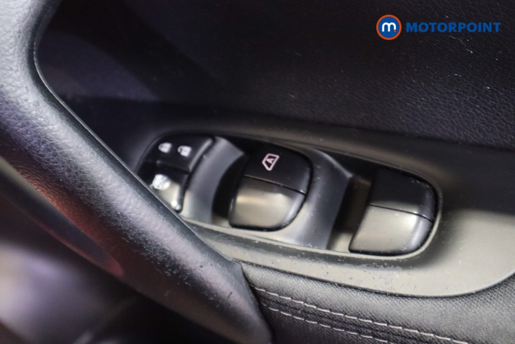 Used Nissan Qashqai 2016 for sale - 76856968: Photo 19