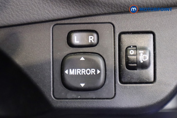 Used Toyota Yaris 2019 for sale - 76157538: Photo 24