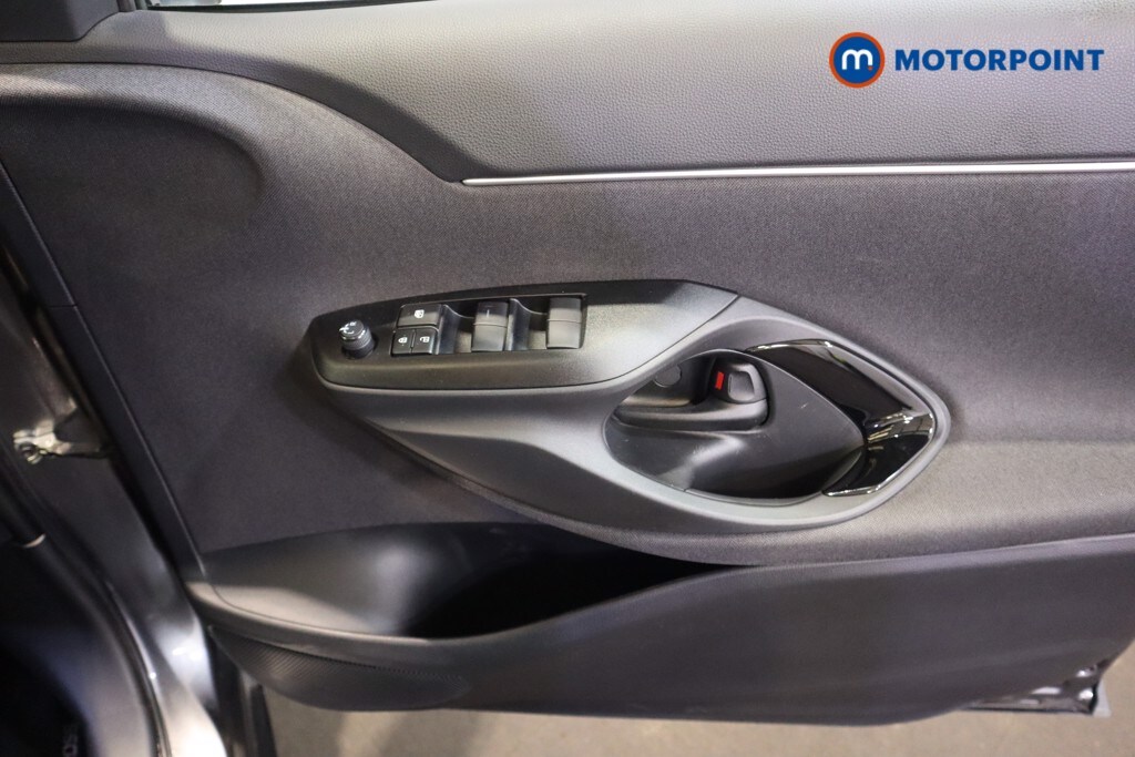 Used Toyota Yaris Cross 2024 for sale - 77579177: Photo 17