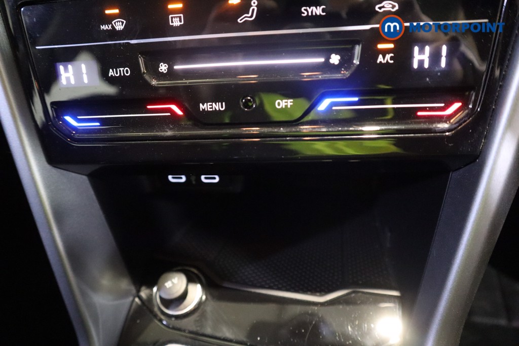 Used Volkswagen T-Roc 2022 for sale - 77845833: Photo 14