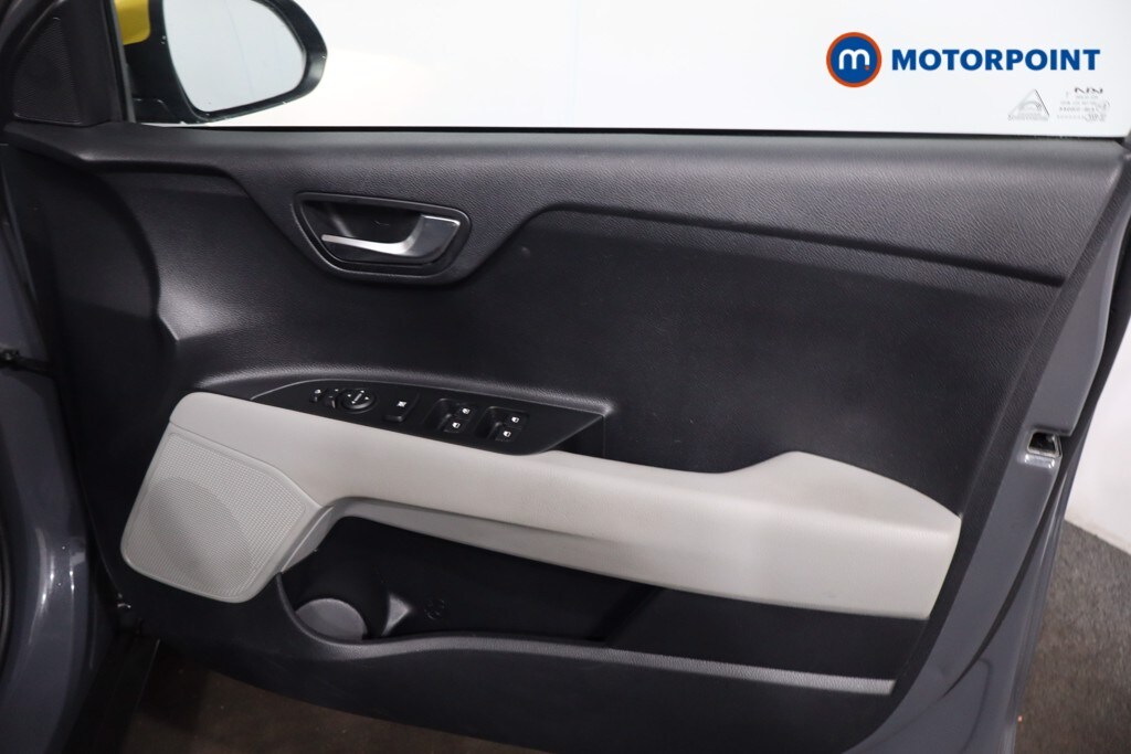 Used Kia Stonic 2023 for sale - 78089428: Photo 31