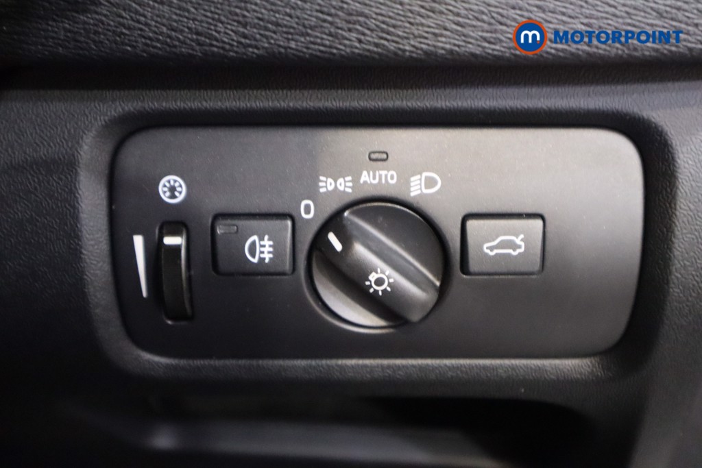 Used Volvo V40 2018 for sale - 77747238: Photo 25