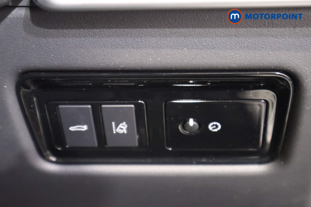 Used Jaguar XE 2018 for sale - 77932274: Photo 24