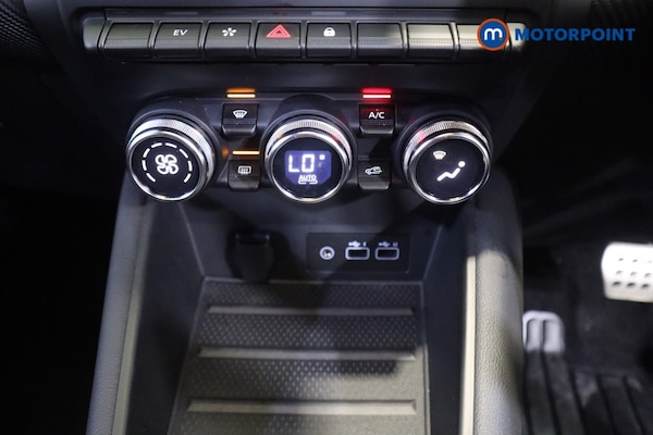 Used Renault Captur 2023 for sale - 76087599: Photo 29