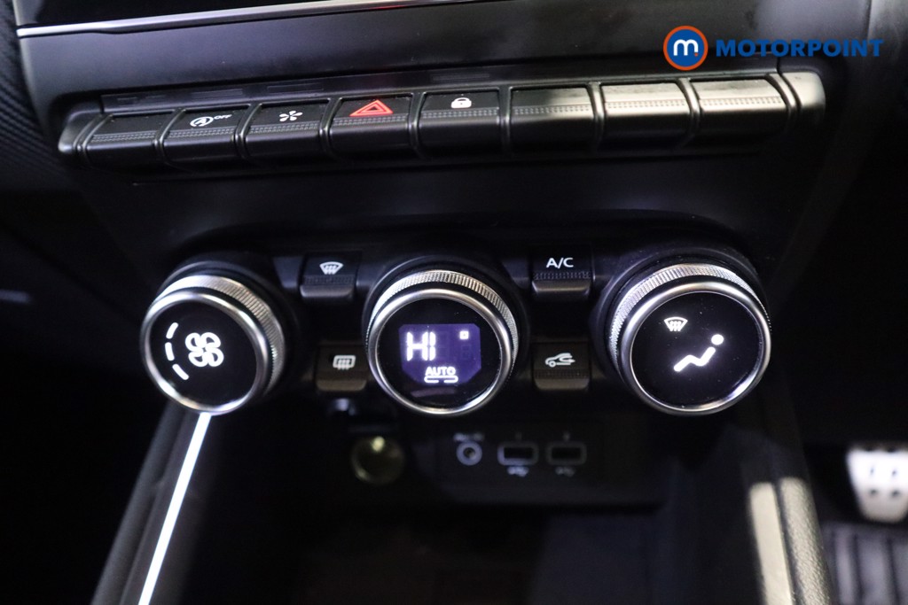 Used Renault Clio 2023 for sale - 76782637: Photo 14