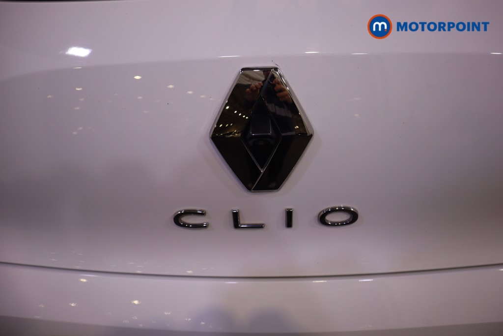 Used Renault Clio 2023 for sale - 76782637: Photo 37