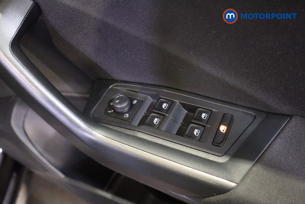 Used Volkswagen T-Roc 2023 for sale - 76653608: Photo 19