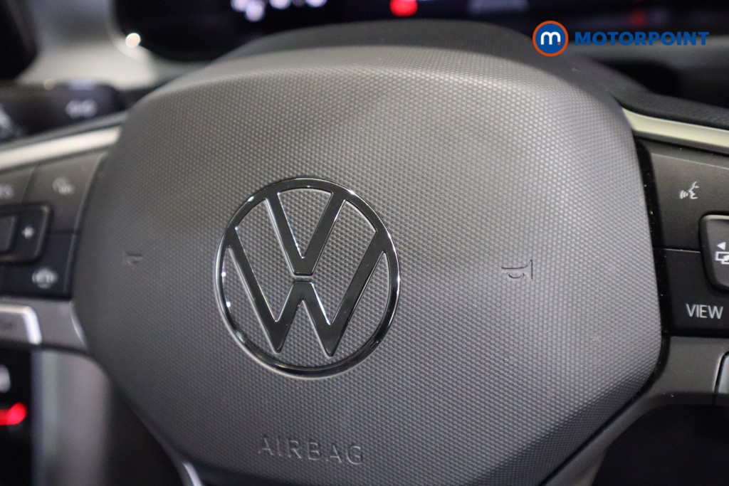 Used Volkswagen T-Roc 2023 for sale - 76653608: Photo 22