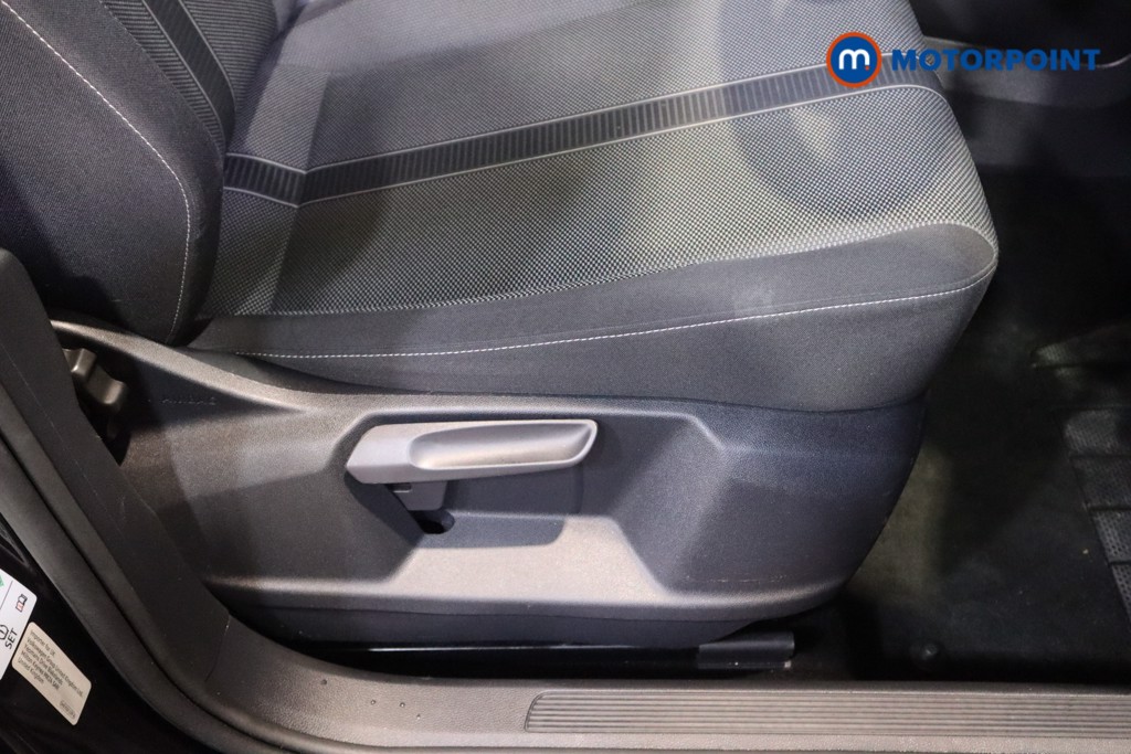 Used Volkswagen T-Roc 2023 for sale - 76653608: Photo 25