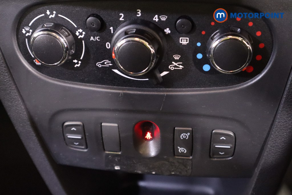 Used Dacia Sandero Stepway 2016 for sale - 76534620: Photo 29