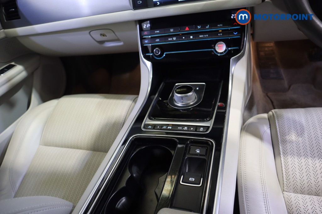 Used Jaguar XF 2016 for sale - 76436689: Photo 14