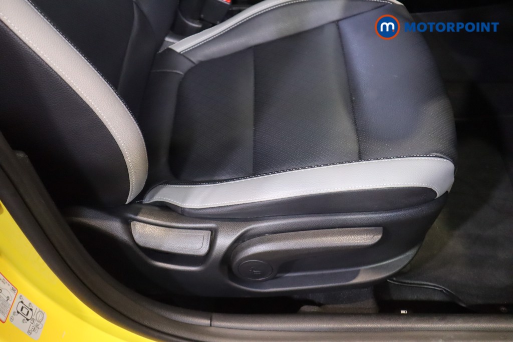 Used Kia Stonic 2020 for sale - 76298159: Photo 24