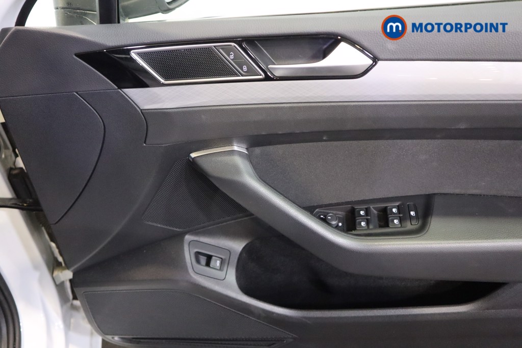 Used Volkswagen Passat 2023 for sale - 76278992: Photo 17