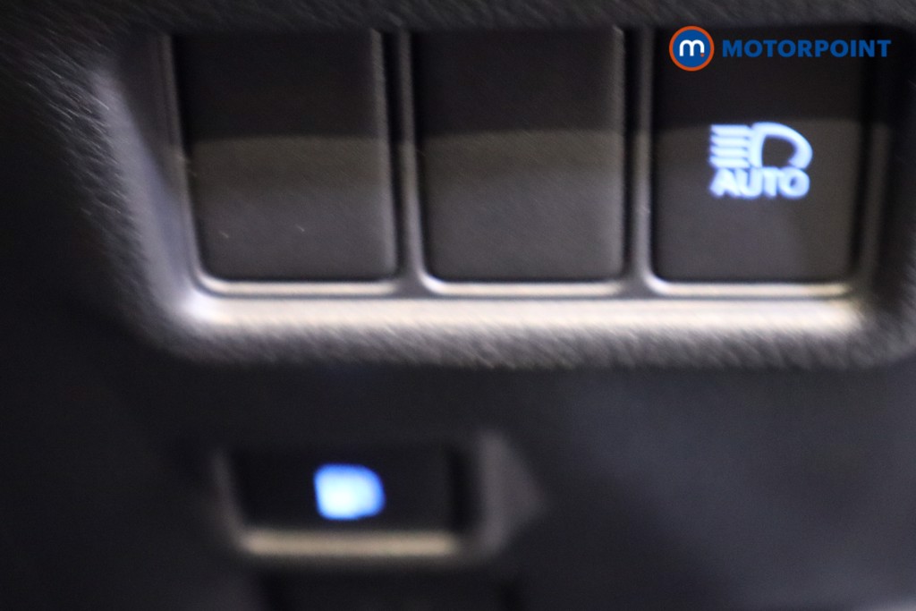 Used Toyota C-HR 2023 for sale - 77225998: Photo 25