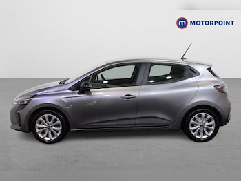 Used Renault Clio 2025 for sale - 76565789: Photo
