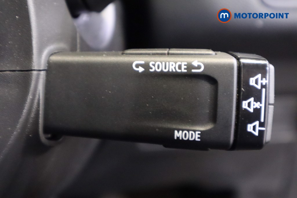 Used Renault Captur 2023 for sale - 76750536: Photo 27