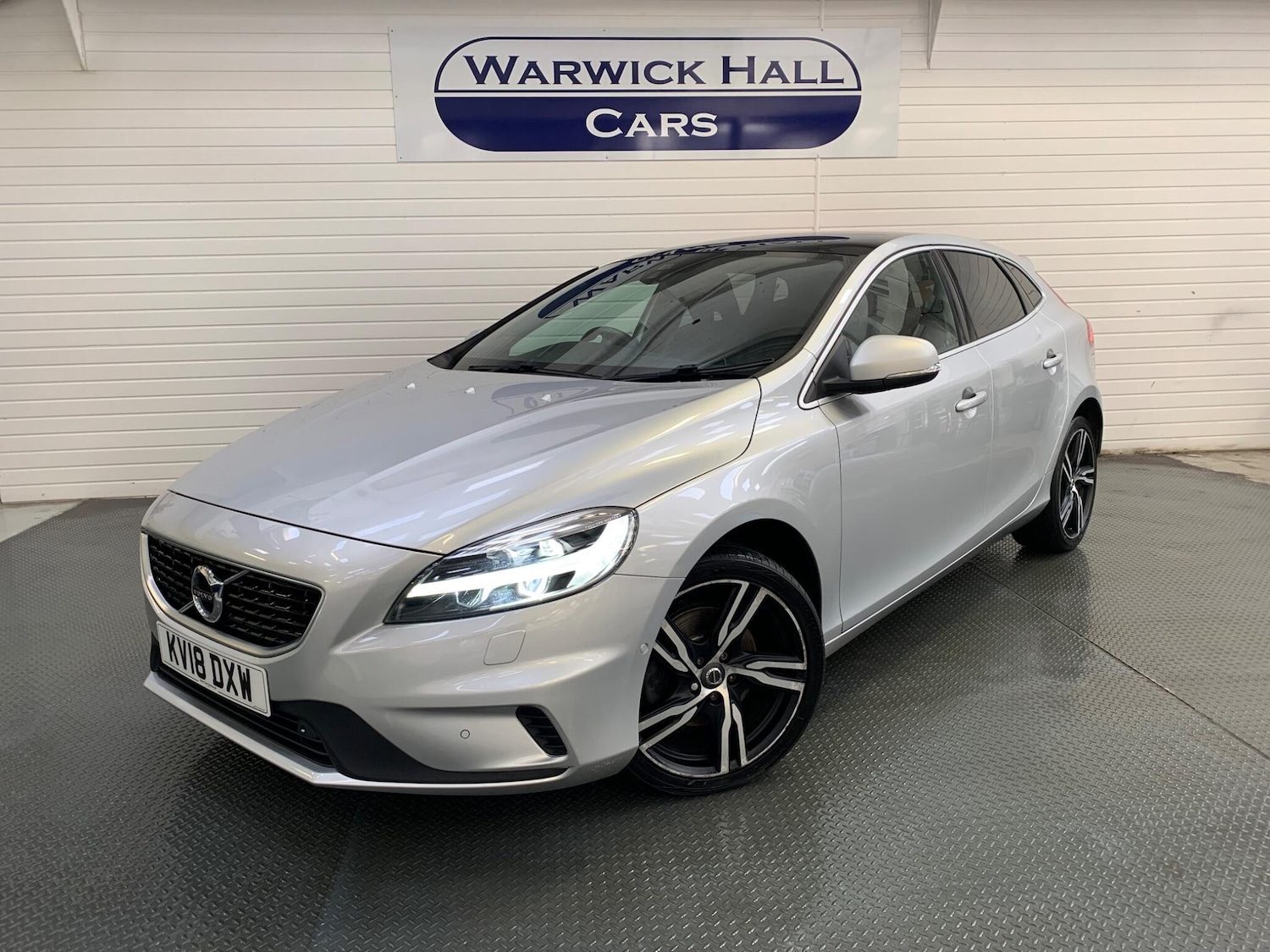 Used Volvo V40 2018 for sale - 76612955: Photo 1