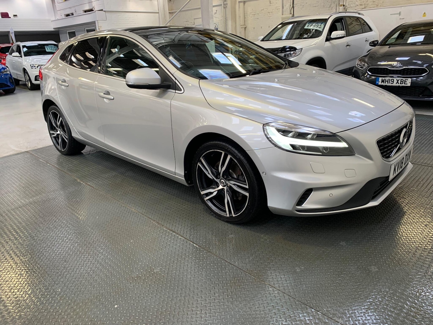 Used Volvo V40 2018 for sale - 76612955: Photo 14
