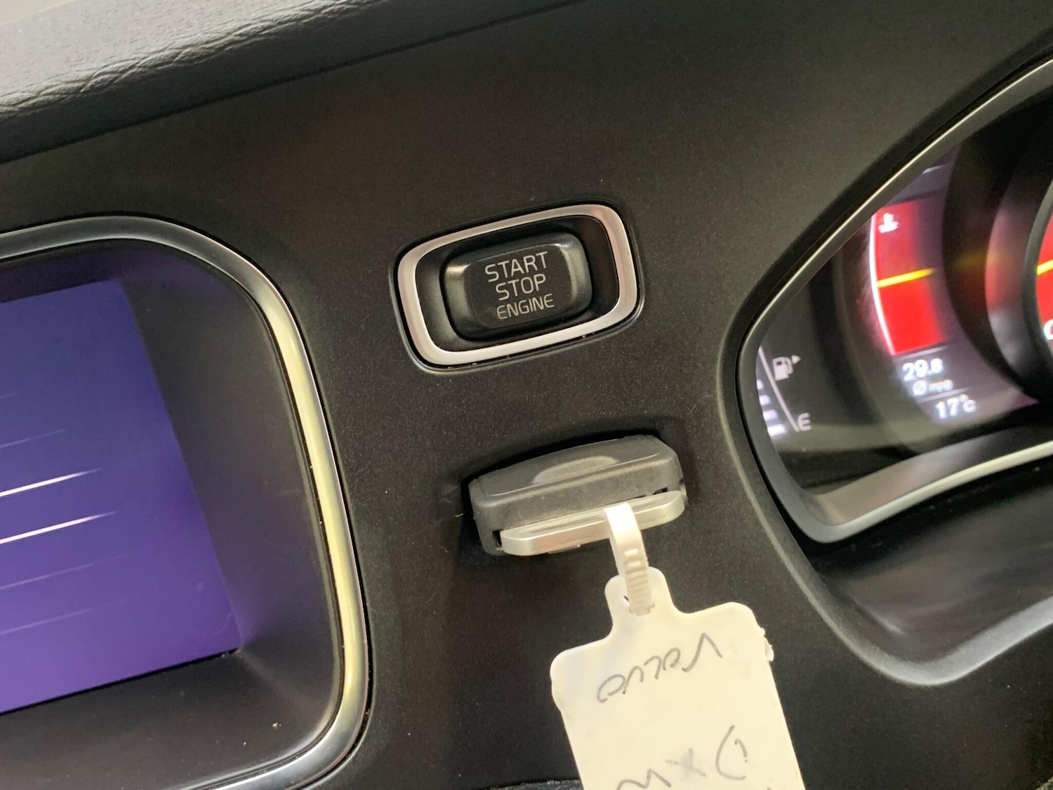 Used Volvo V40 2018 for sale - 76612955: Photo 39