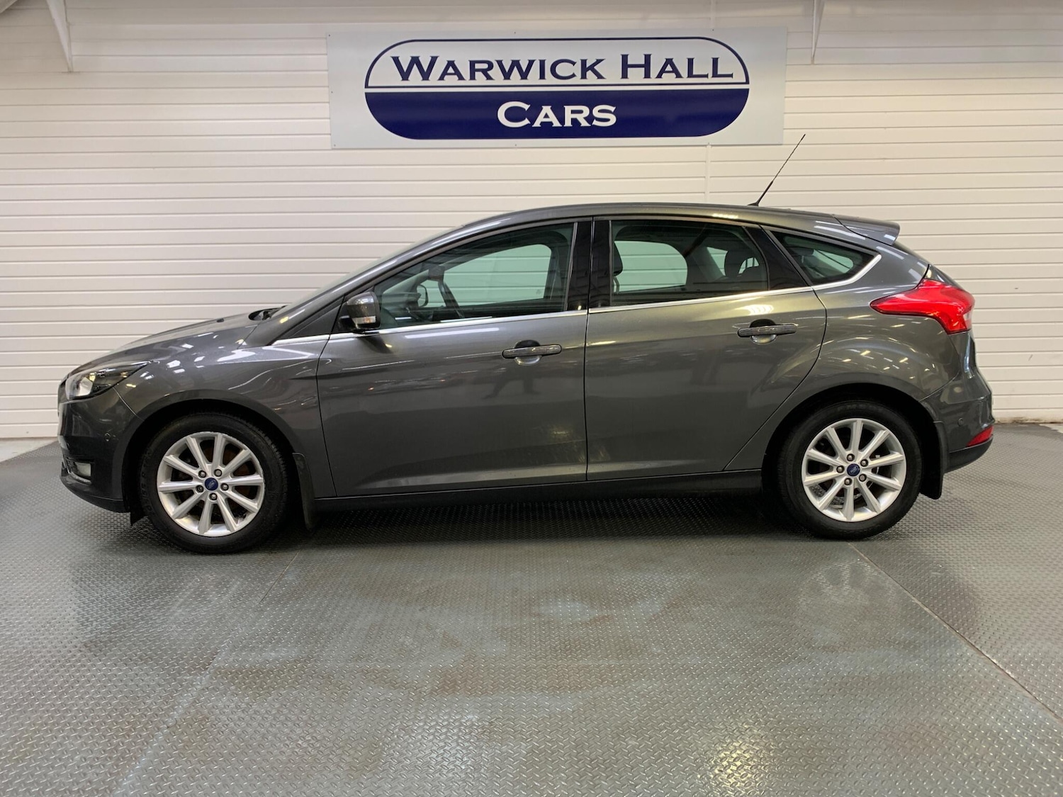 Used Ford Focus 2015 for sale - 76283127: Photo 3